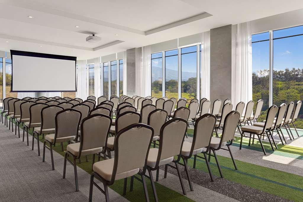 Hilton Garden Inn San Jose Airport City Mall Алахуела Зручності фото